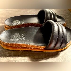 Like new. They’re awesome. I can’t wear them. I have neuromas in my feet.